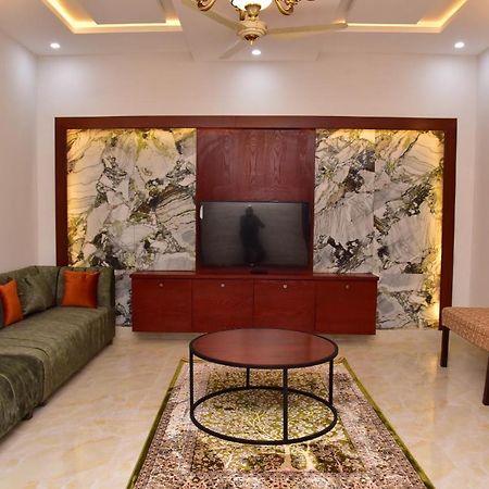 Canadian Inn Islamabad Exterior photo