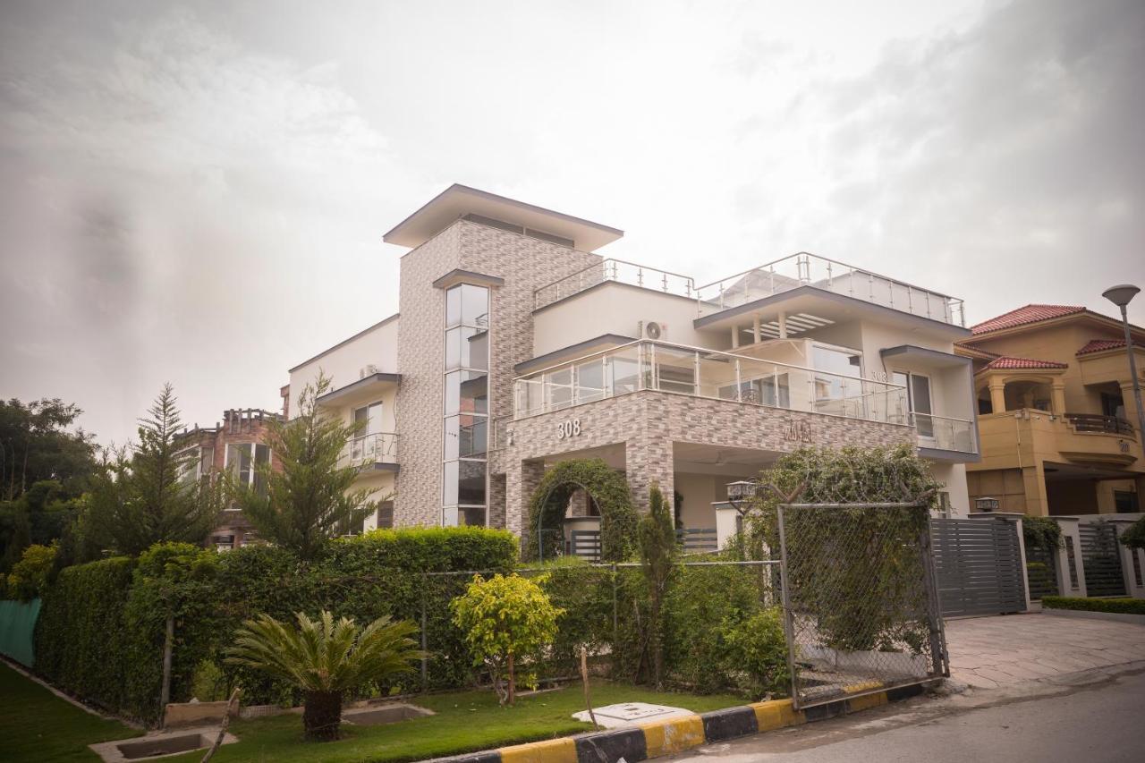 Canadian Inn Islamabad Exterior photo