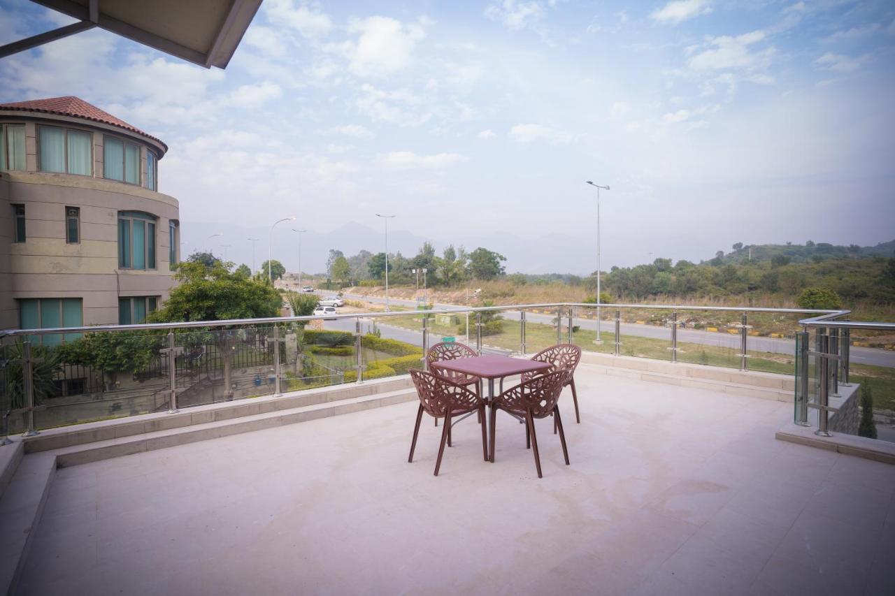 Canadian Inn Islamabad Exterior photo