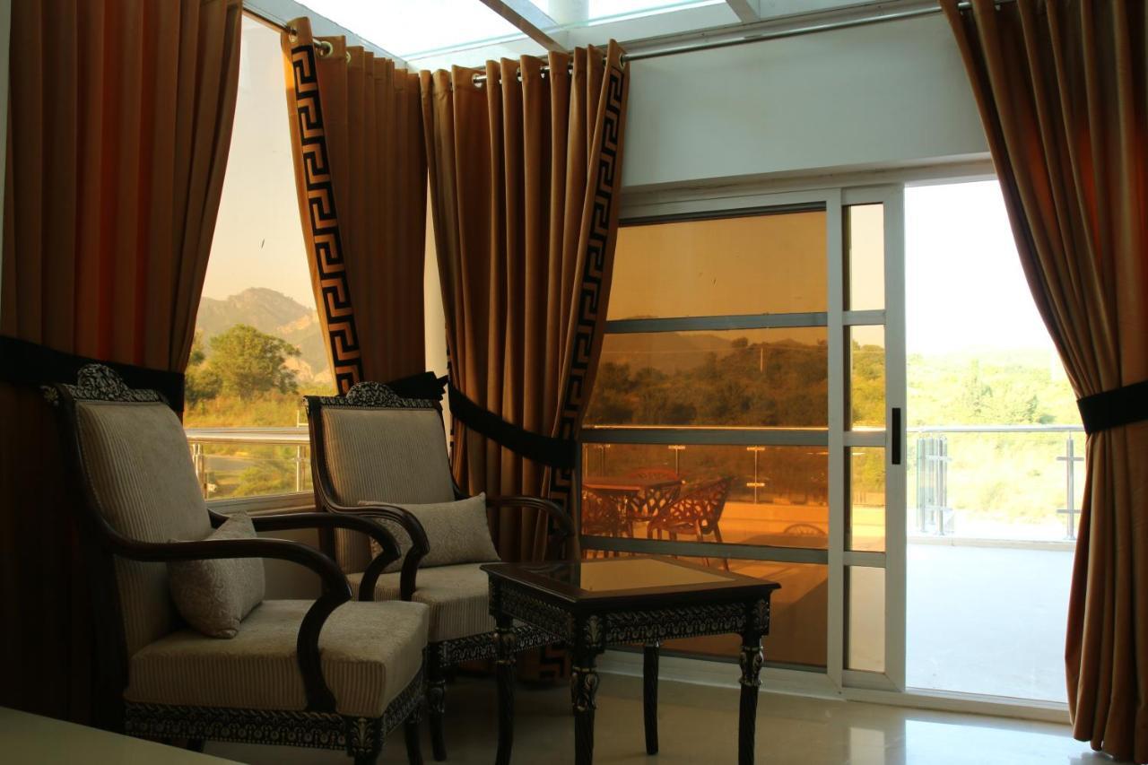 Canadian Inn Islamabad Exterior photo